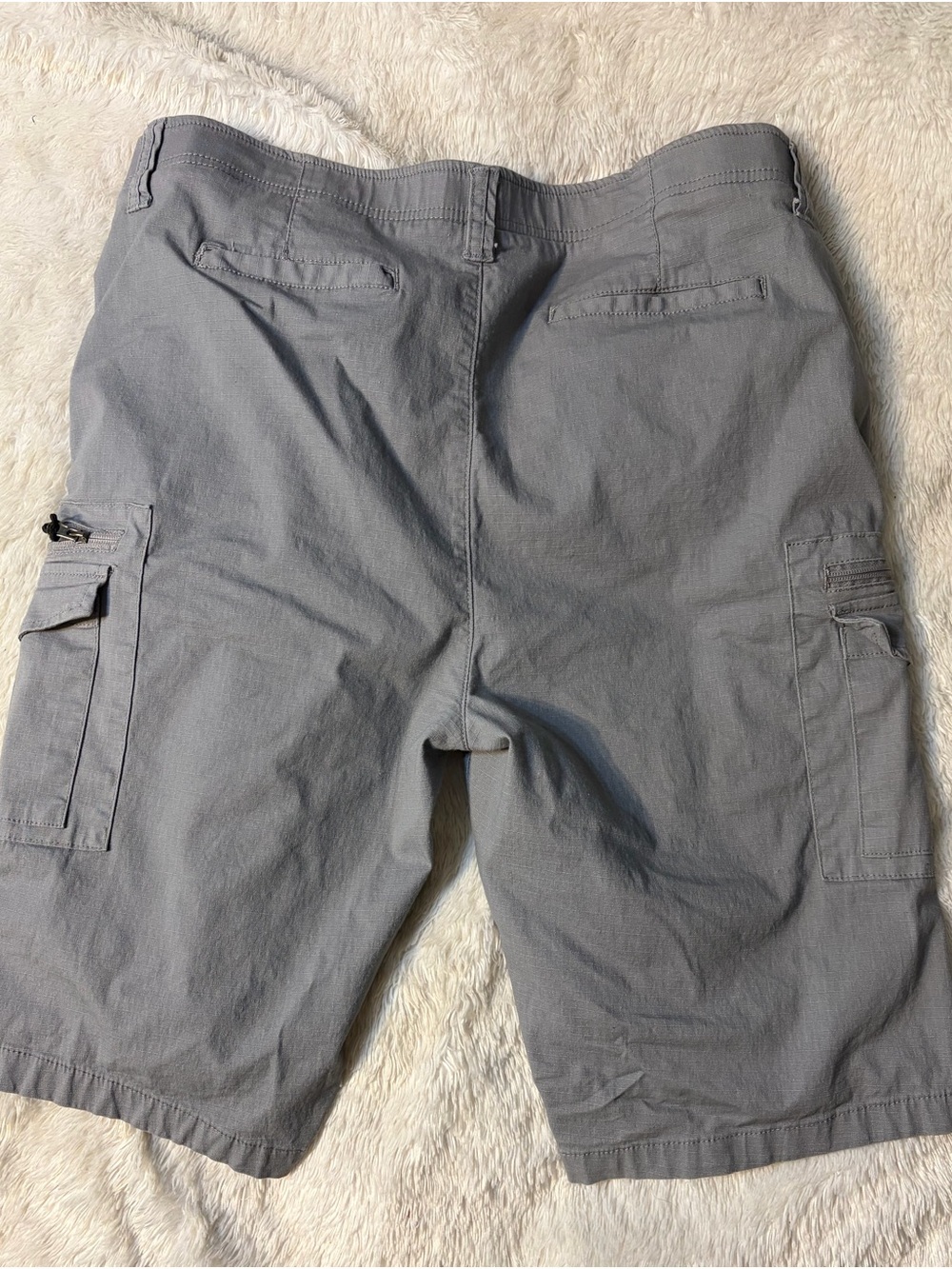 Men's Gray Cargo Shorts — Lightweight Utility Style - Picture 3 of 4